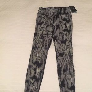 Nike Legendary tight fit stay cool dri-fit legging